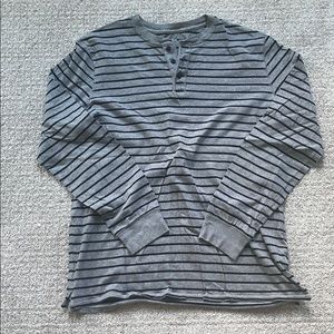 Men’s Goodfellow long sleeve tee